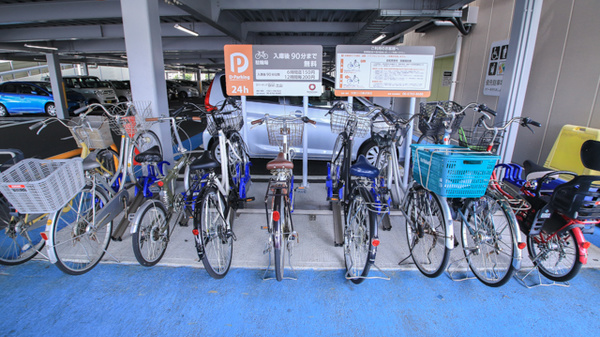 キリン堂薬局　土山駅前店の駐輪場