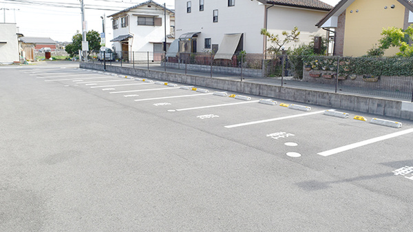 らら薬局中一色南店の駐車場