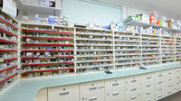 キリン堂薬局　尼崎北店の薬棚