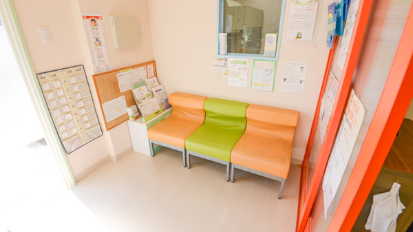 ｅ薬局川西の待合スペース