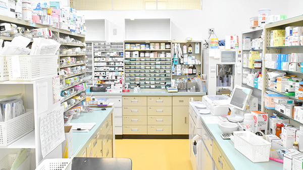 笹川薬局清和台店の調剤室