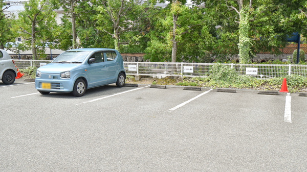 いながわ薬局の駐車場