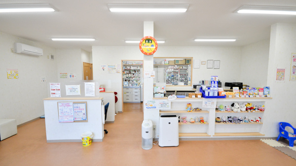 なつめ薬局の受付/カウンター