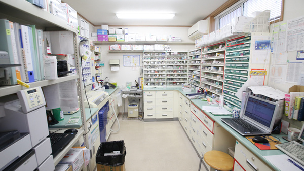 南光薬局の調剤室