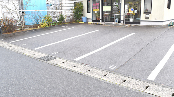 あいりす薬局ひまわり店の駐車場
