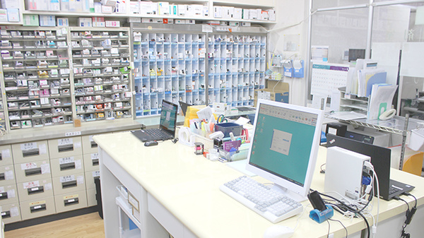 ハピネスさくら薬局の調剤室