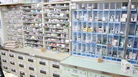 ハピネスさくら薬局の薬棚