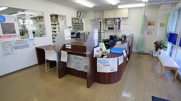 大賀薬局　小部店の受付/カウンター