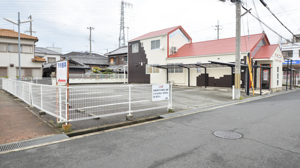 薬局人丸ファーマシー西神の駐車場