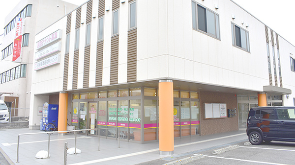 曙町さくら薬局の外観