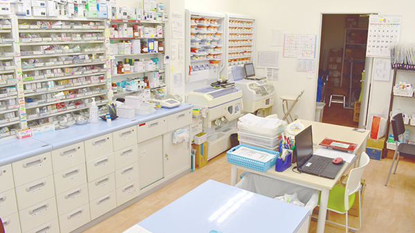 曙町さくら薬局の調剤室