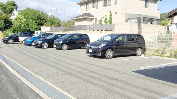 はせ谷さくら薬局の駐車場