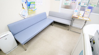 キリン堂薬局　大淀新野店の待合スペース