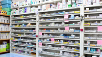 やよい堂薬局十番丁店の薬棚