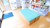 幸生堂薬局 日置店の待合スペース