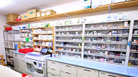 幸生堂薬局 日置店の薬棚