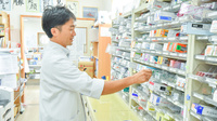 かも調剤薬局の作業風景