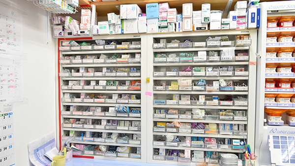 太陽薬局上乃木店の薬棚