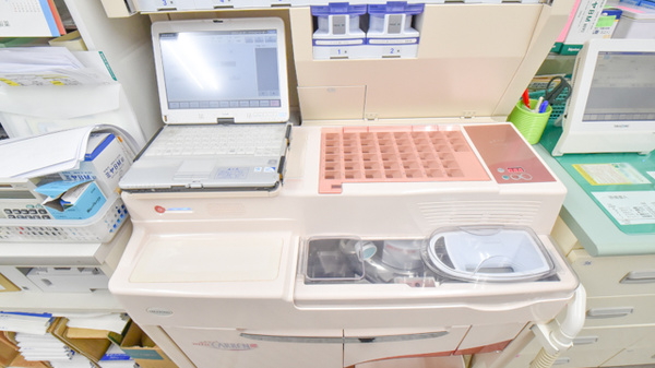 ウエーブシティパルク薬局の調剤器具