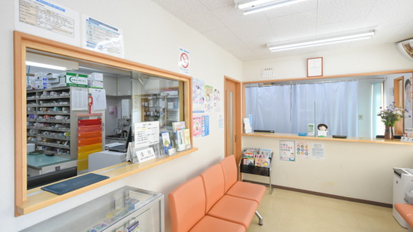 ひまわり薬局　津高西店の受付/カウンター