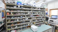 ひまわり薬局　津高西店の薬棚