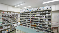 ひまわり薬局　加須山店の薬棚