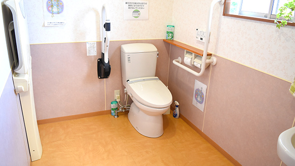 サカエ薬局山陽店のお手洗い