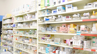 サカエ薬局山陽店の薬棚