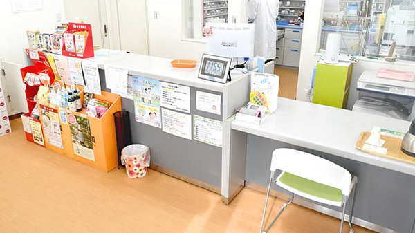ハロー薬局尾張店の受付/カウンター