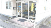 サカエ薬局勝山店の入口