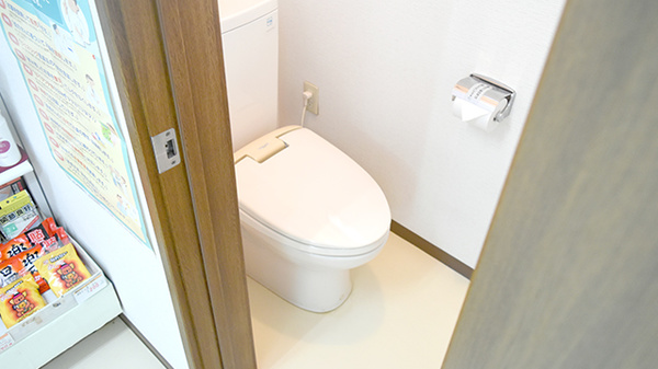 サカエ薬局勝山店のお手洗い