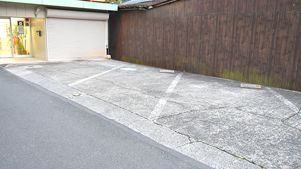 有限会社エス・ジー・エッチてしま薬局勝山店の駐車場