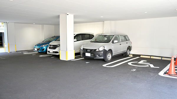 康仁薬局　宇品神田店の駐車場