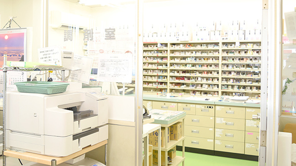 タウン薬局高取店の調剤室