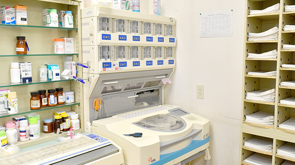 株式会社　小松薬局　焼山北店の調剤器具