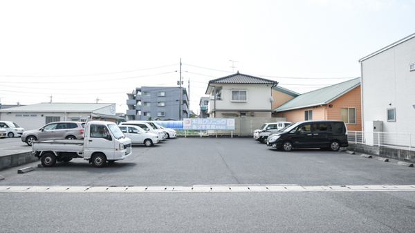 ありす薬局東尾道店の駐車場