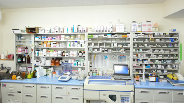 ひので薬局　高須店の薬棚