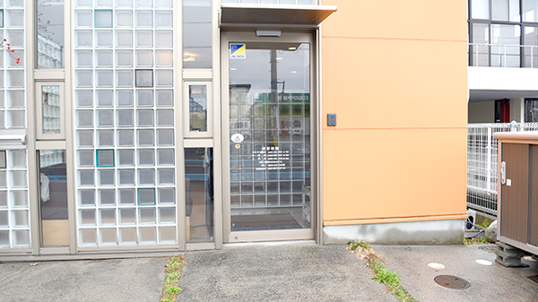 くるみ薬局の入口