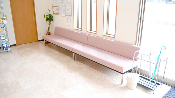 かんなべ薬局の待合スペース