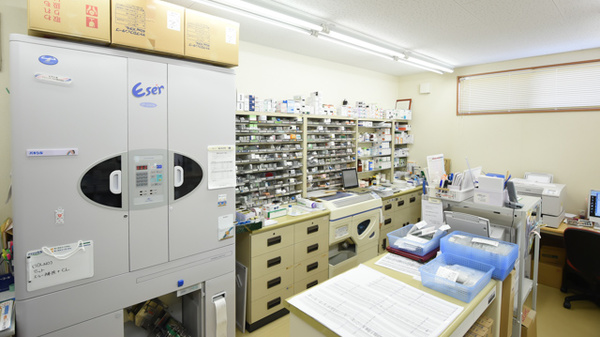 あやめ薬局矢野店の調剤室