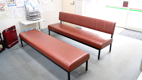 八本松駅前薬局の待合スペース