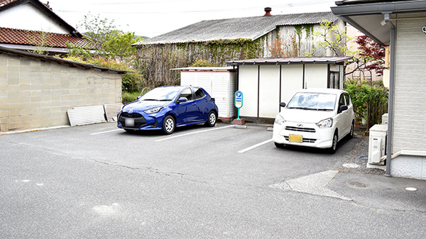 セルム薬局の駐車場