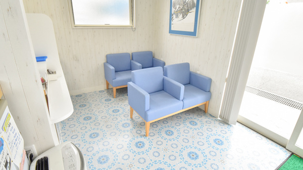 宮内タカズミ薬局の待合スペース