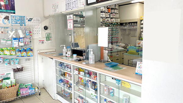 くまの薬局の受付/カウンター