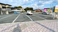 くまの薬局の駐車場