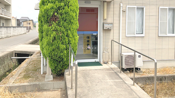 川北薬局の入口