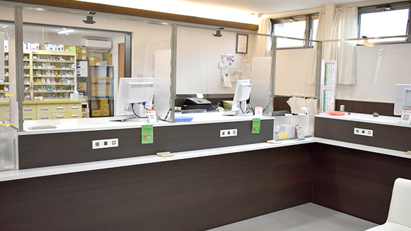 しらゆり薬局の受付/カウンター