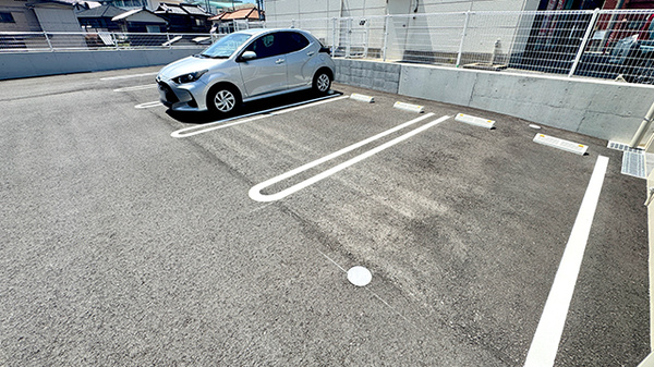 アイテル薬局山の田店の駐車場