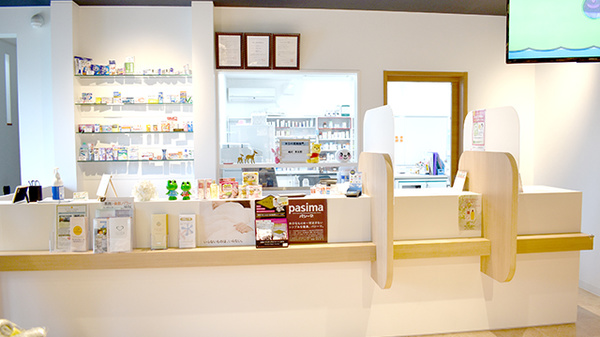 仁成堂薬局　阿知須店の受付/カウンター
