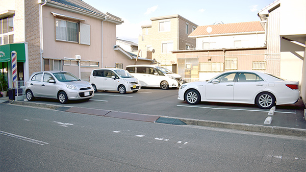 ゆうき薬局の駐車場